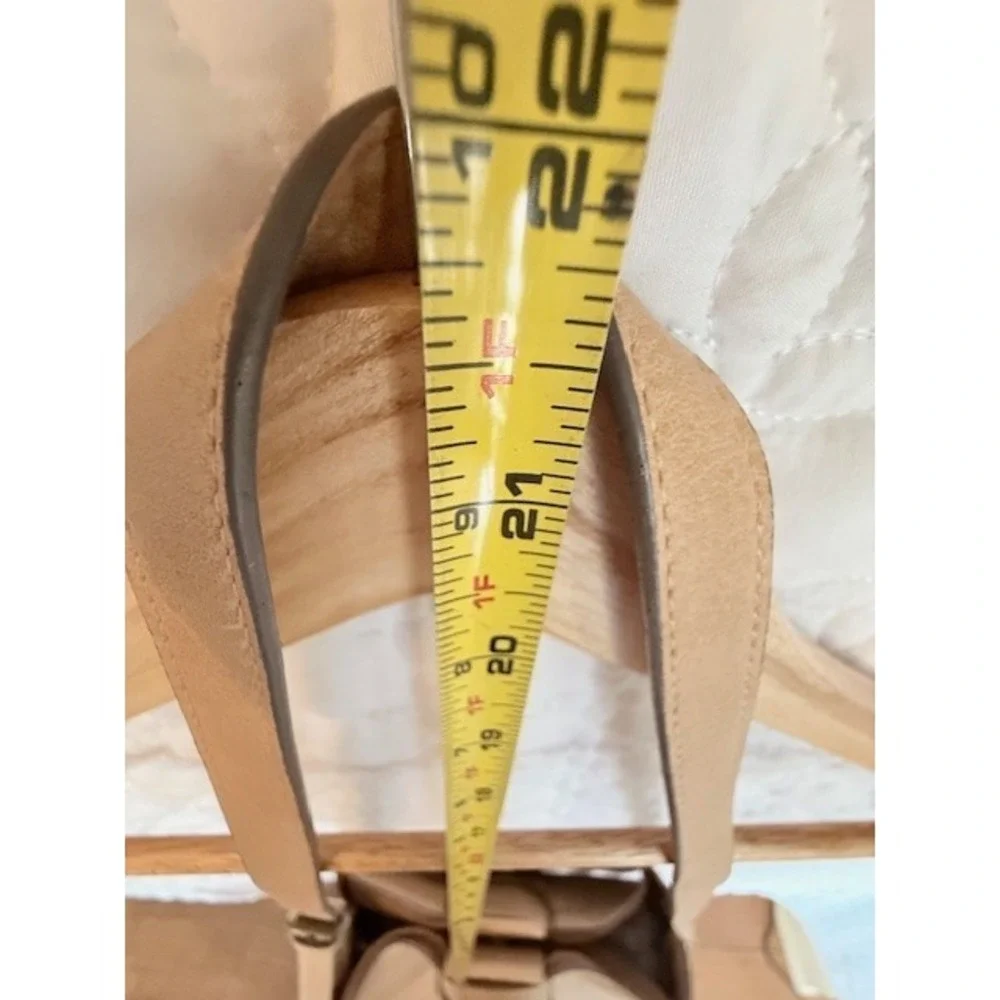 Universal Thread Crossbody/Handbag Pebbled Finish Earthy Beige Metal Ring Handle